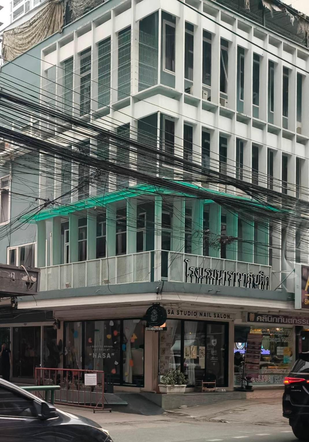 Narawad Boutique Hotel Bangkok Exterior photo